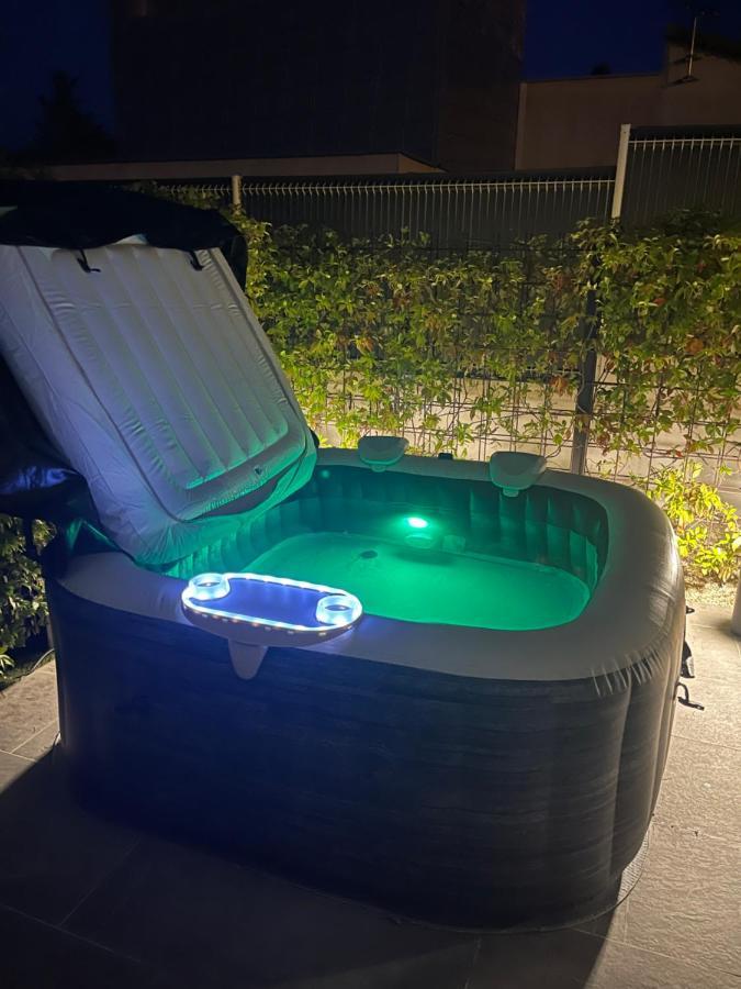 Appartement De Caractere Avec Jacuzzi Fréjus Buitenkant foto